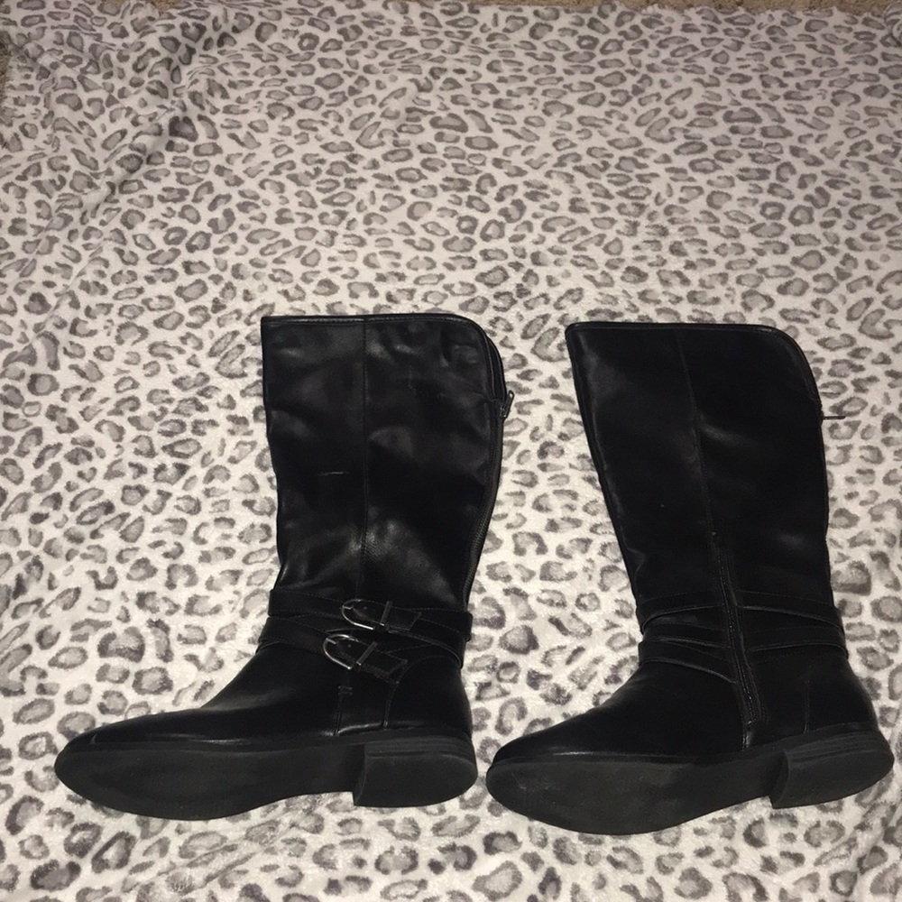 Black boots
